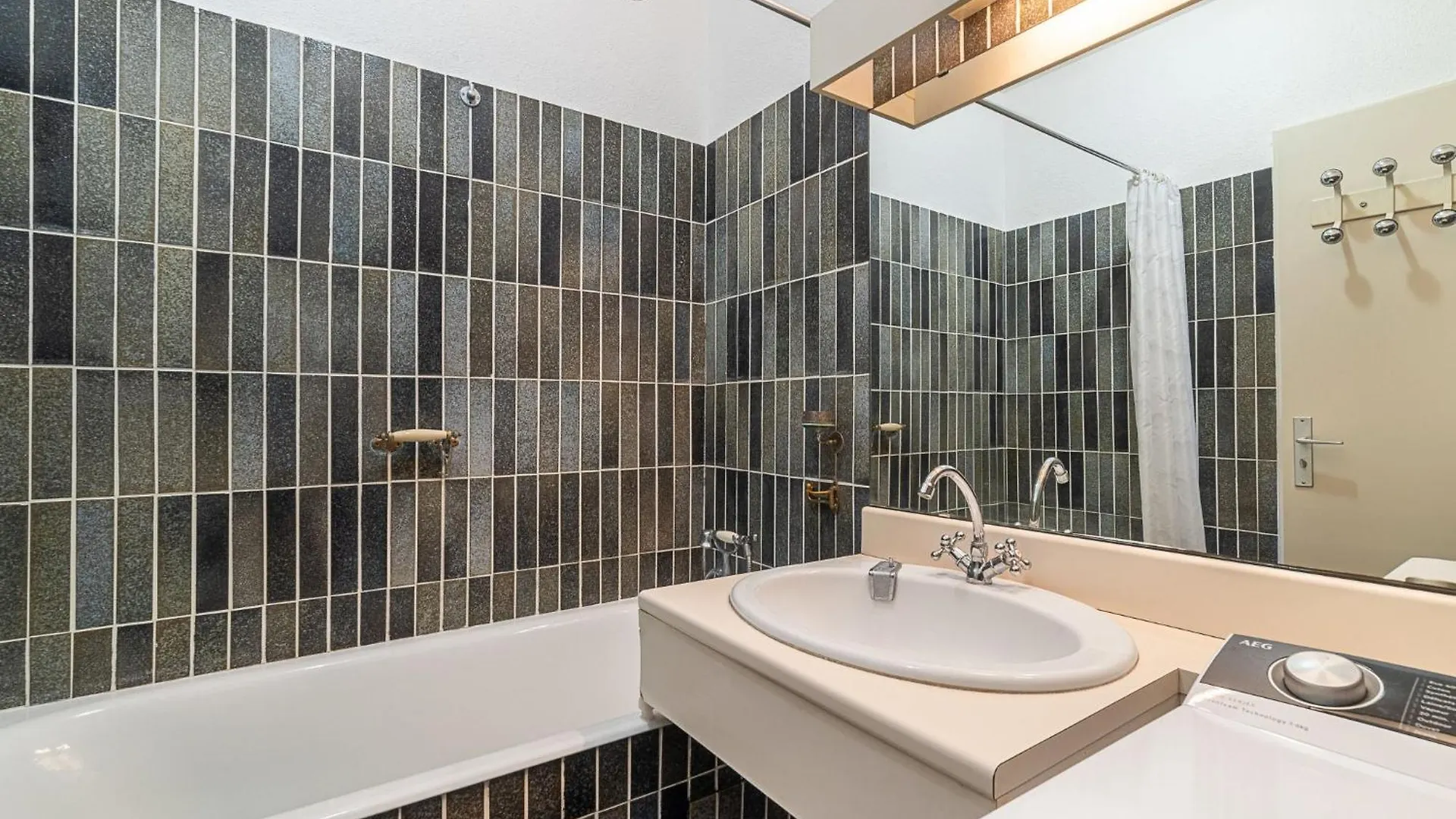 Apartment Port De La Gavine I-4 By Interhome Hyeres